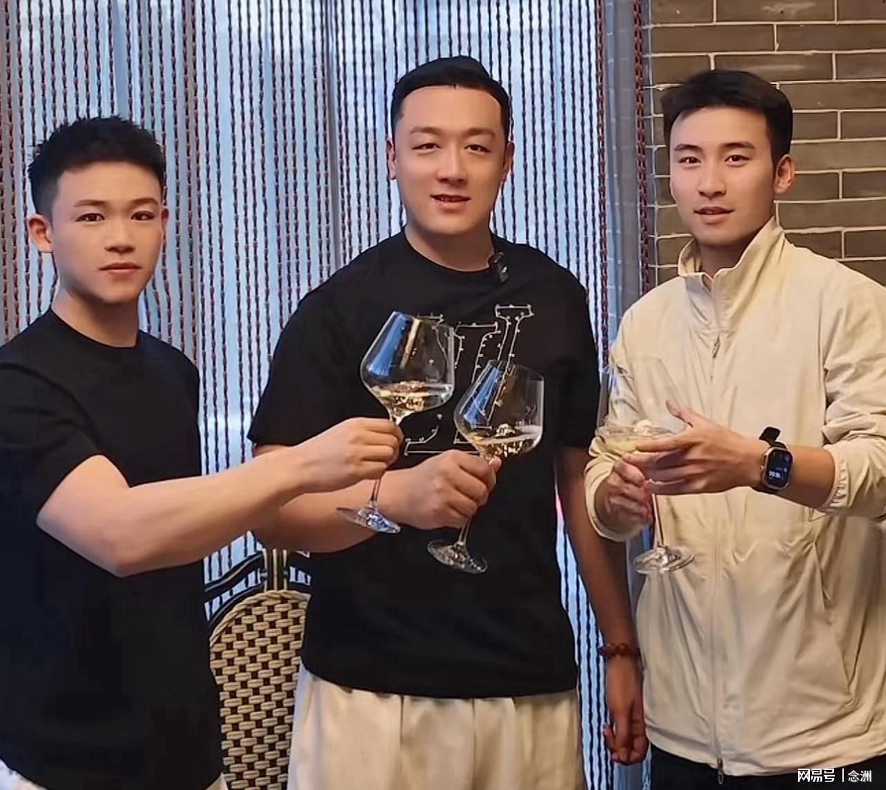 vinbet浩博学习到很多主流游戏的玩法和当前娱乐资讯相关图片